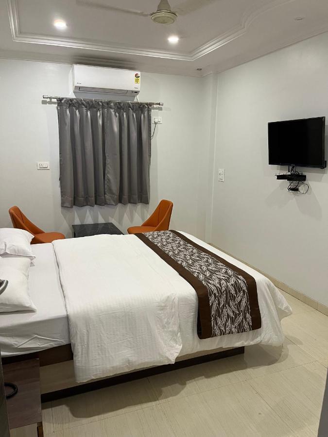 Hotel Jeet Paradise Phaltan Extérieur photo