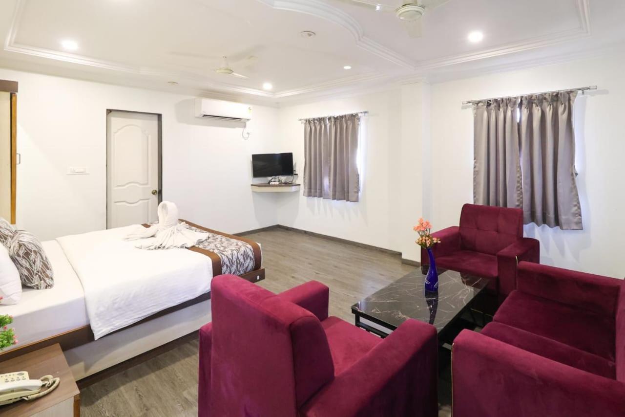 Hotel Jeet Paradise Phaltan Extérieur photo
