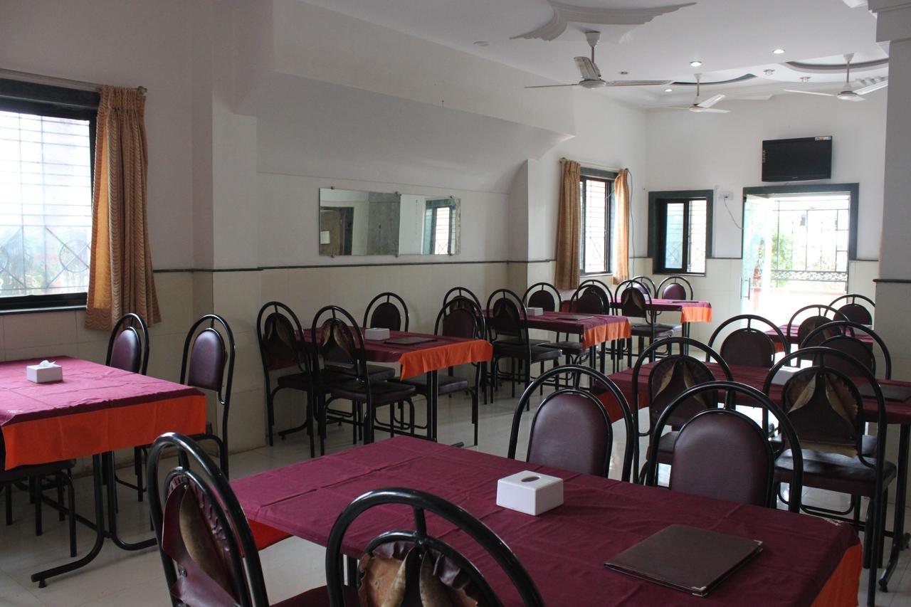 Hotel Jeet Paradise Phaltan Extérieur photo